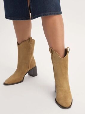 Everlane The Outlaw Suede Mid-Calf Block Heel Boots in Desert Tan